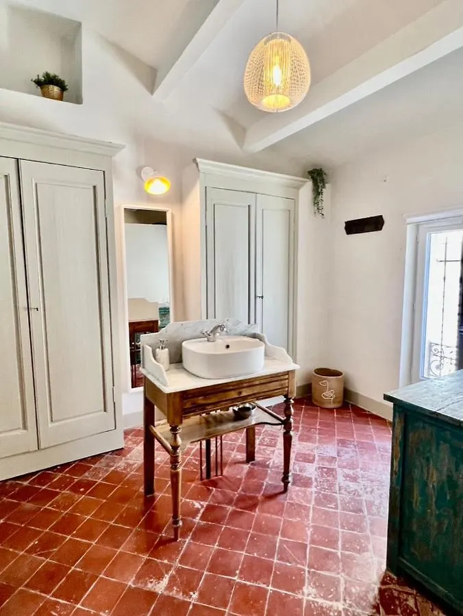 La Villa 1777 Lagnes