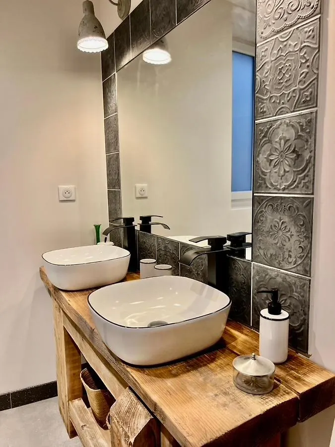 Guest house La Villa 1777 Lagnes